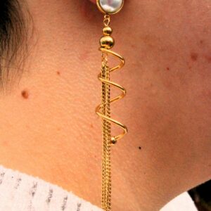 Boucle d'oreille avec perle et long