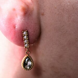 Boucle d'oreille en forme de poire
